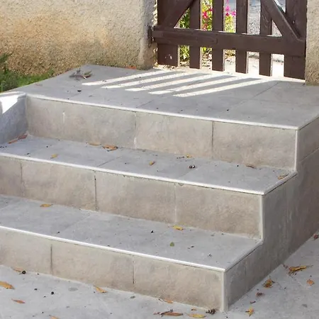 Rupine בית הארחה פרמנטורה