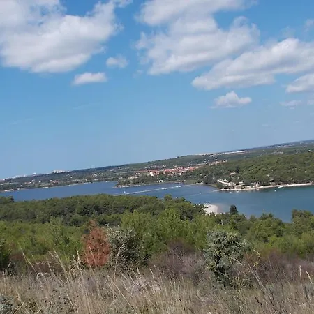 Rupine Πανσιόν Premantura