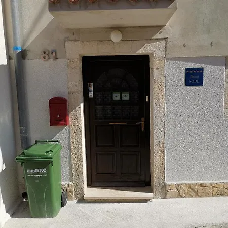 Rupine Πανσιόν Premantura