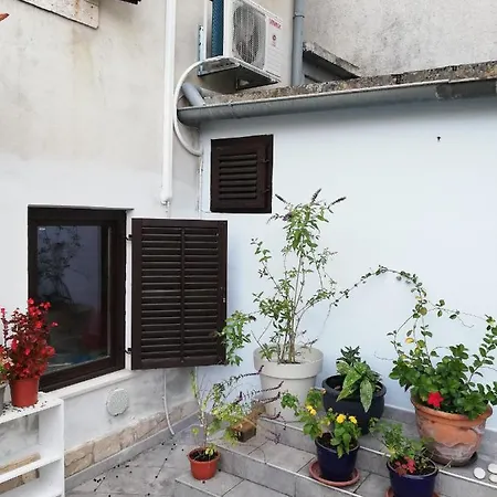 Rupine Gostinjska kuća 2*