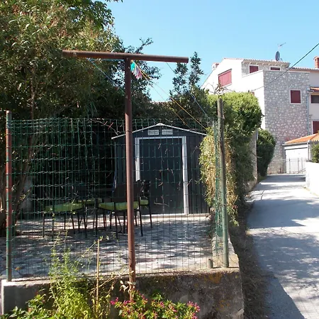 Gostinjska kuća Rupine