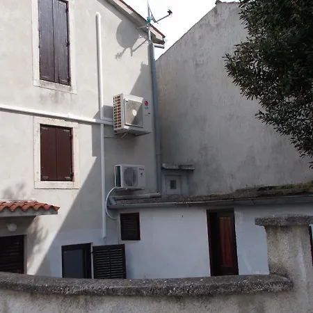 Gostinjska kuća Rupine 2*