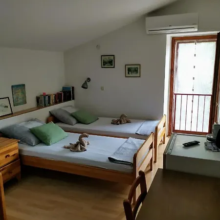 Gostinjska kuća Rupine 2*